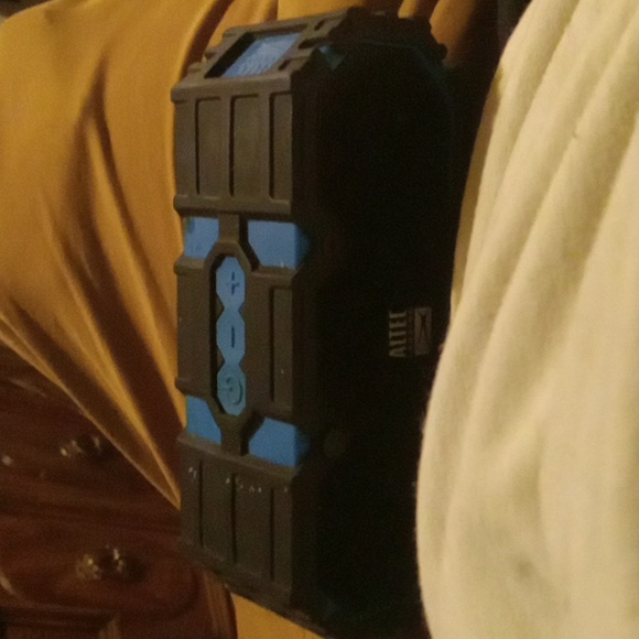 Altec lansing mini lifejacket bt speaker - Picture 3 of 3